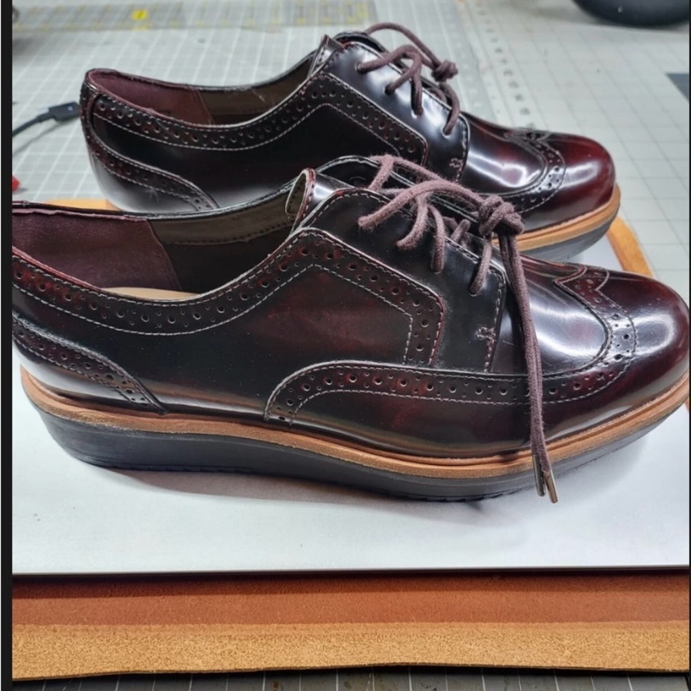 Clarks Brown Oxford Shoes with Cap Toe and Brogue Details